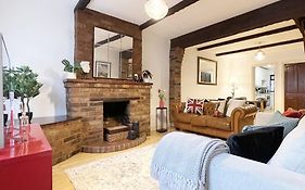 Charming Windsor Cottage, Incredible Location, Castle Doorstep